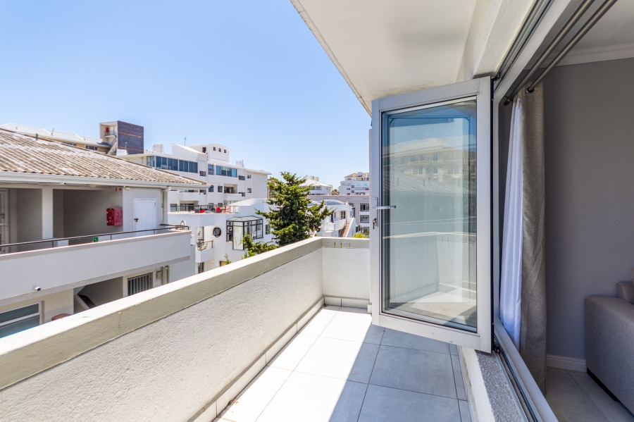 To Let 1 Bedroom Property for Rent in Sea Point Western Cape